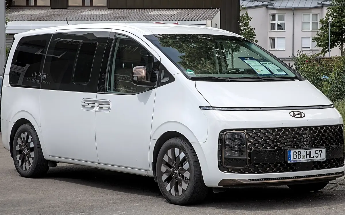 Hyundai STARIA van (illustrative photo)