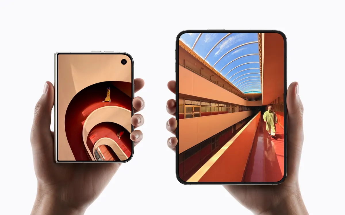 Складной Apple iPhone Duo в закрытом и открытом виде, пресс-фото Apple